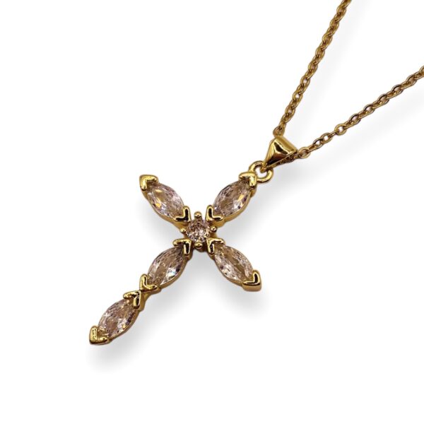Collar Holly Cross