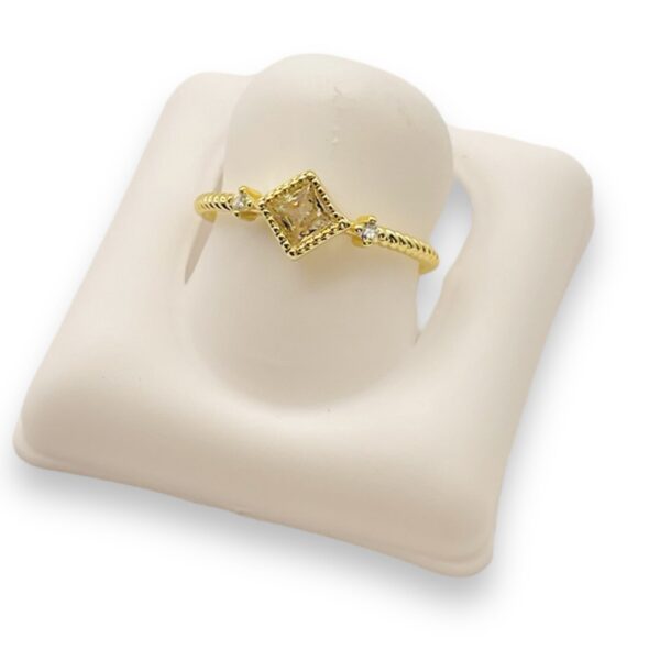 Anillo Celina